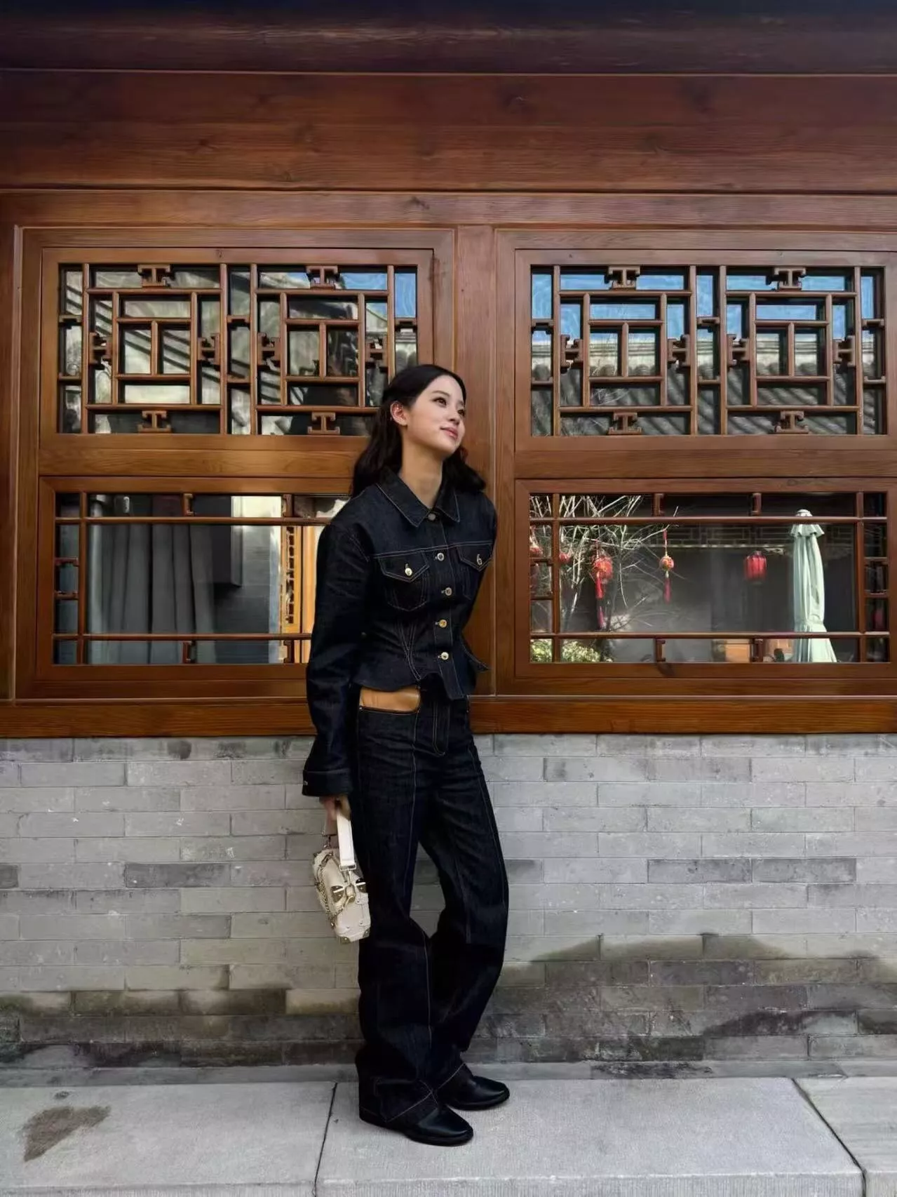 루이비통 프릴 포켓 슬림핏 긴소매 데님 재킷 상세 이미지 17