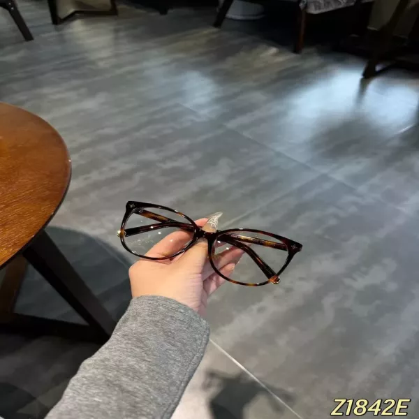 루이비통 오버사이즈 뿔테 안경테
