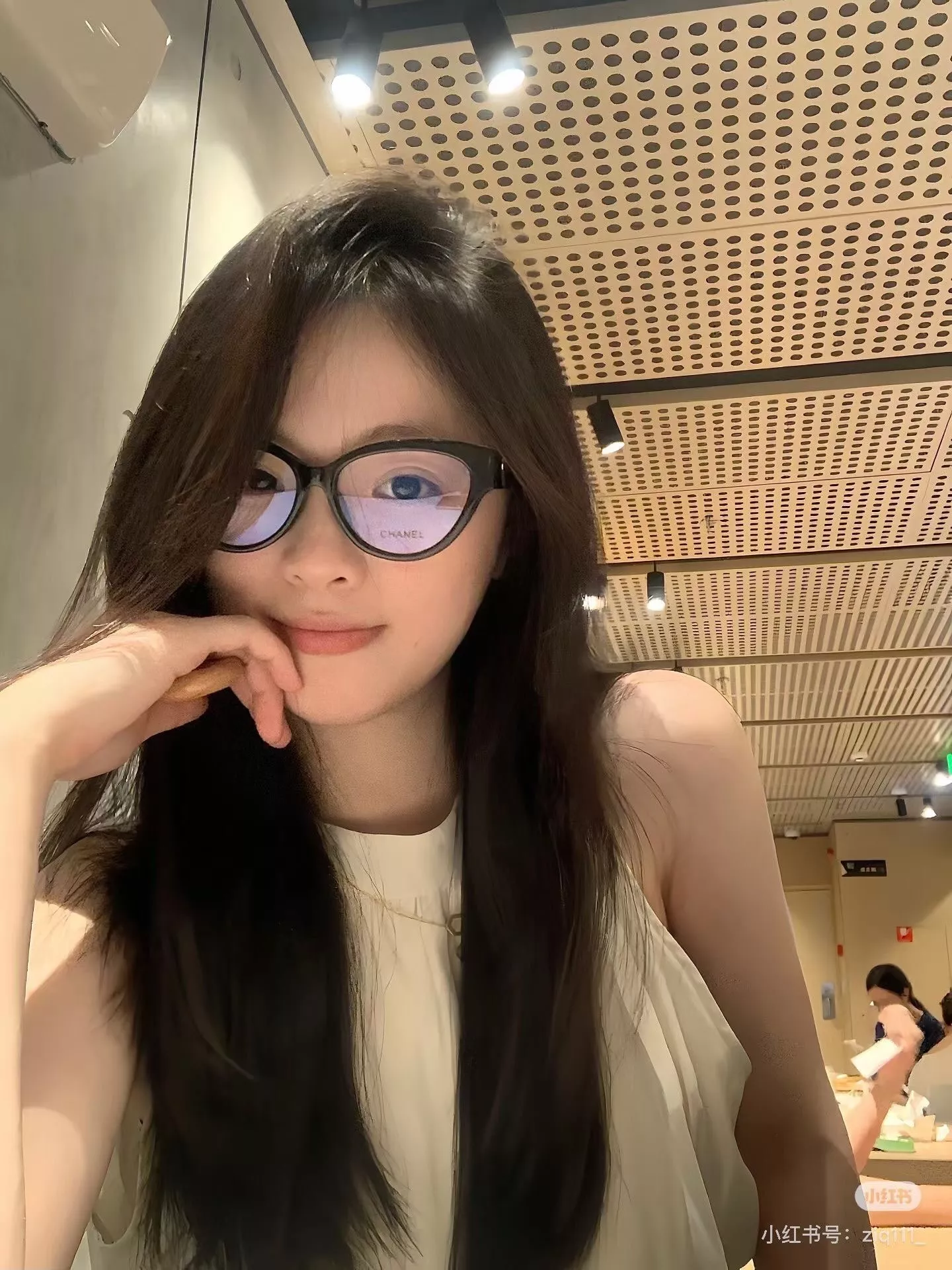 샤넬 하트 장식 블루라이트 안경테 상세 이미지 16