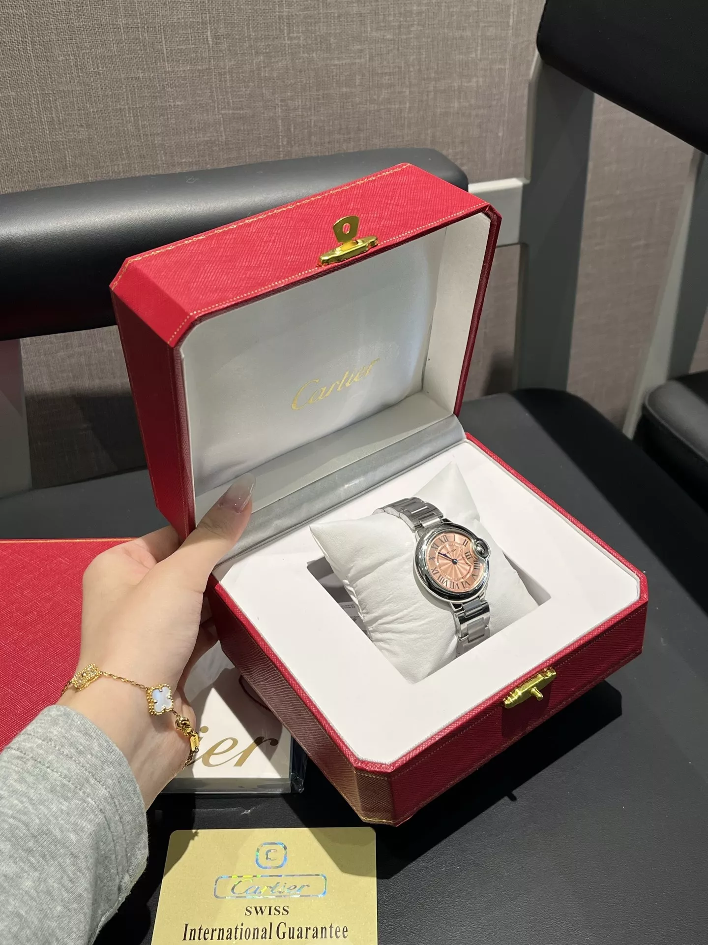 까르띠에 블루 벌룬 스틸 밴드 손목시계 상세 이미지 4