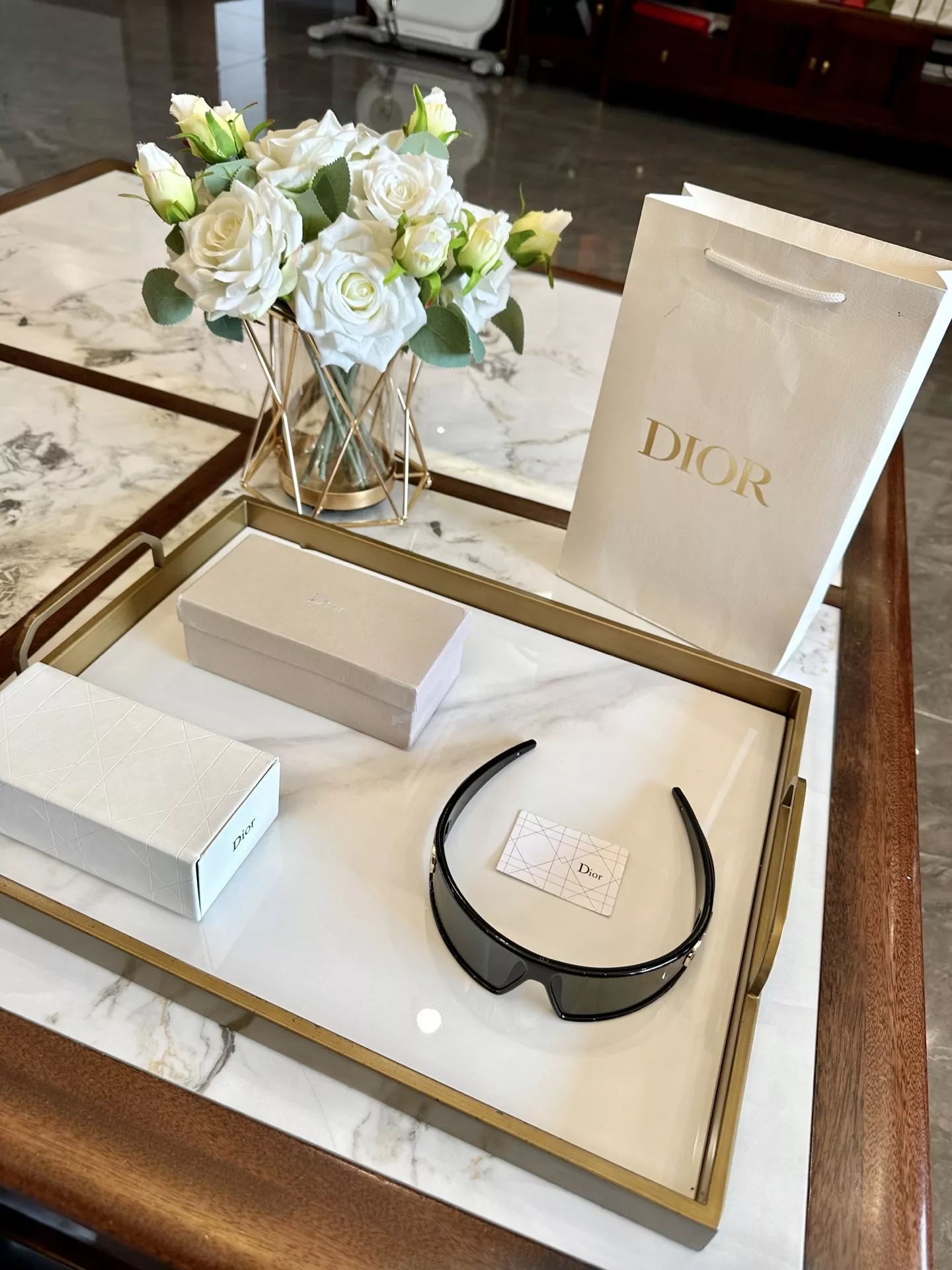 디올 슬림 직사각 선글라스 상세 이미지 2