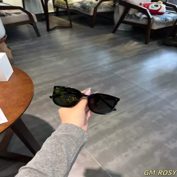 젠틀몬스터 블랙 스퀘어 선글라스