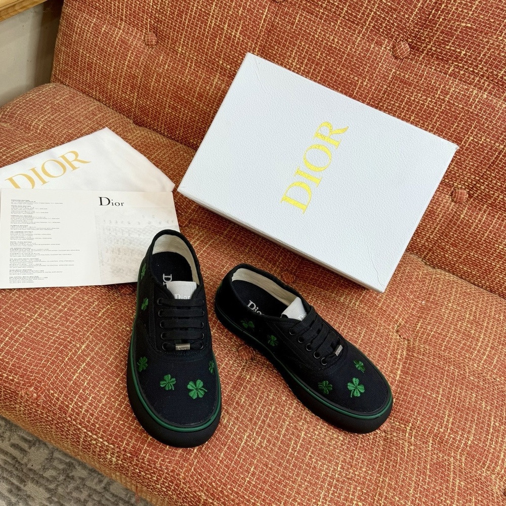 디올 레이스 자수 캔버스 스니커즈