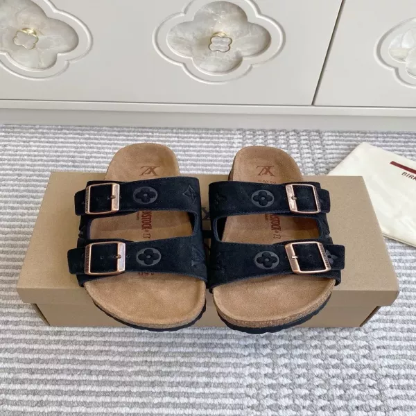 루이비통 콜라보 두줄 버클 슬리퍼