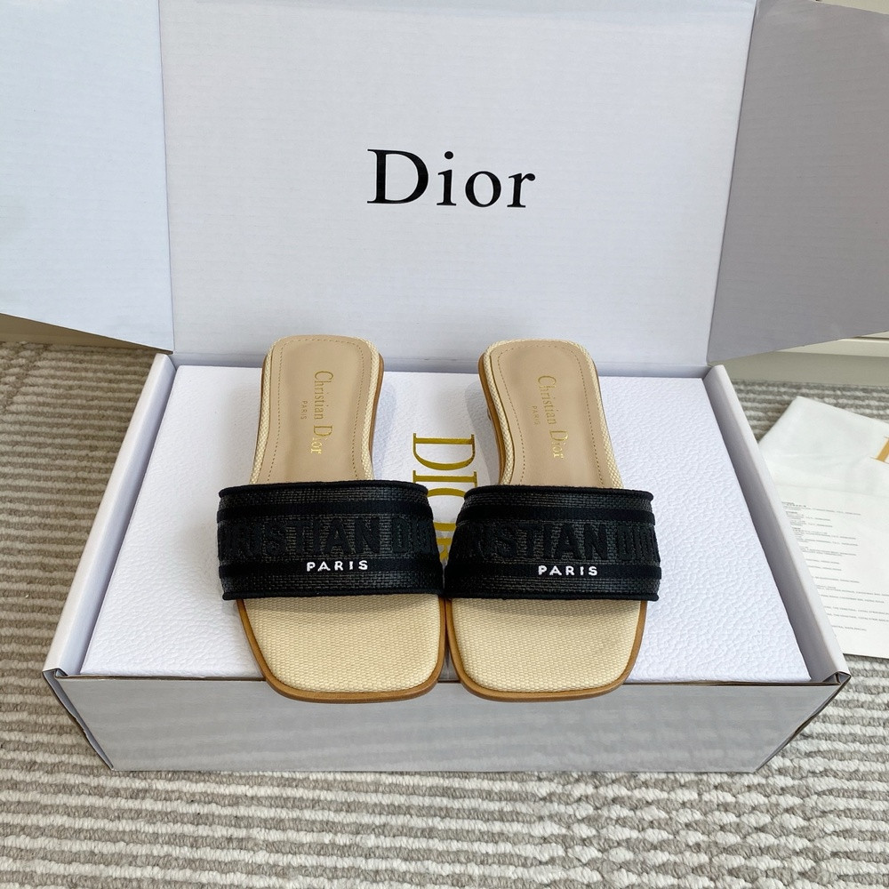 디올 3D 자수 로고 뮬 슬리퍼