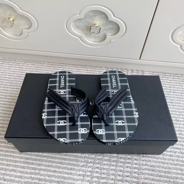 샤넬 로고 스트랩 플랫폼 플립플랍