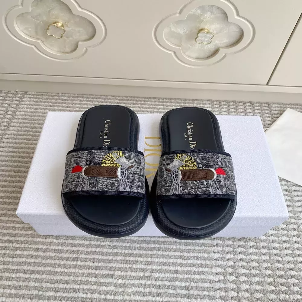 디올 우드마 자수 플랫폼 슬리퍼