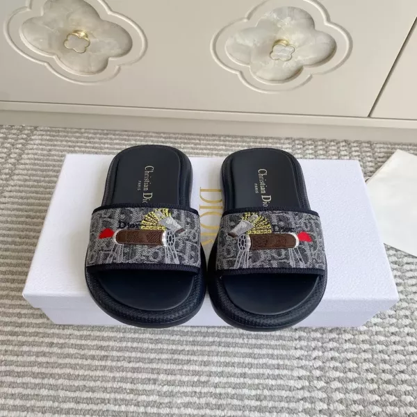 디올 우드마 자수 플랫폼 슬리퍼
