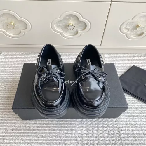 알렉산더왕 금속 로고 플랫폼 로퍼