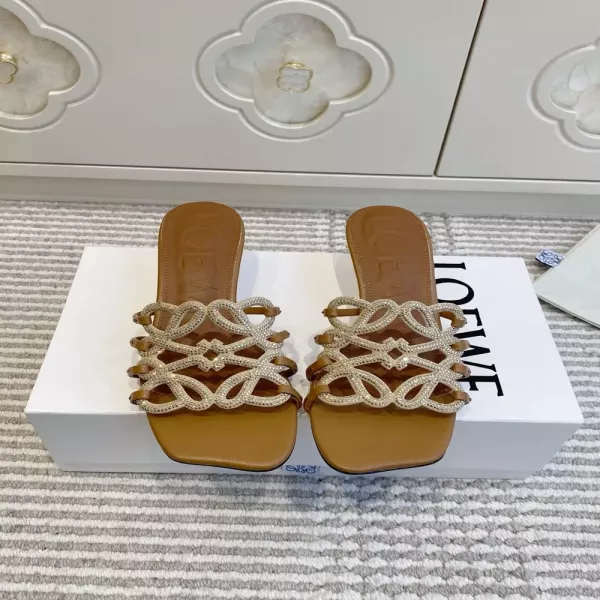 로에베 아나그램 썸머 한정 펀칭 장식 샌들