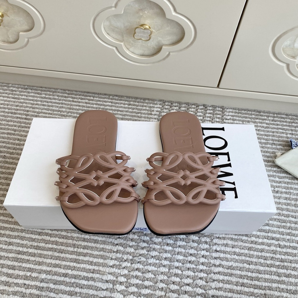 로에베 아나그램 썸머 한정 펀칭 슬리퍼