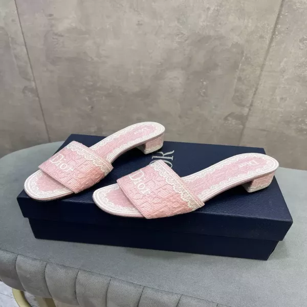 디올 CD 로고 자수 원통굽 슬리퍼