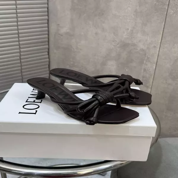 로에베 리본 장식 키튼힐 샌들