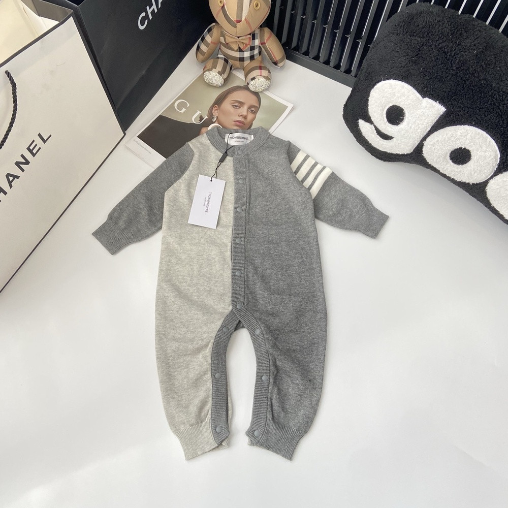 톰브라운 배색 니트 연체복