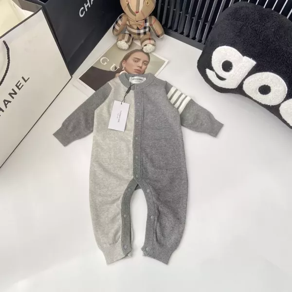 톰브라운 배색 니트 연체복