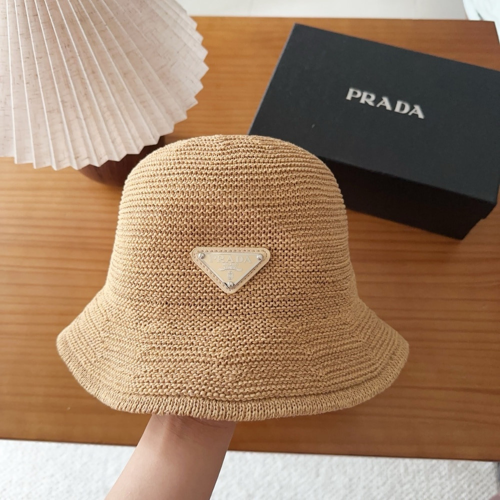 프라다 삼각 로고 포인트 모자