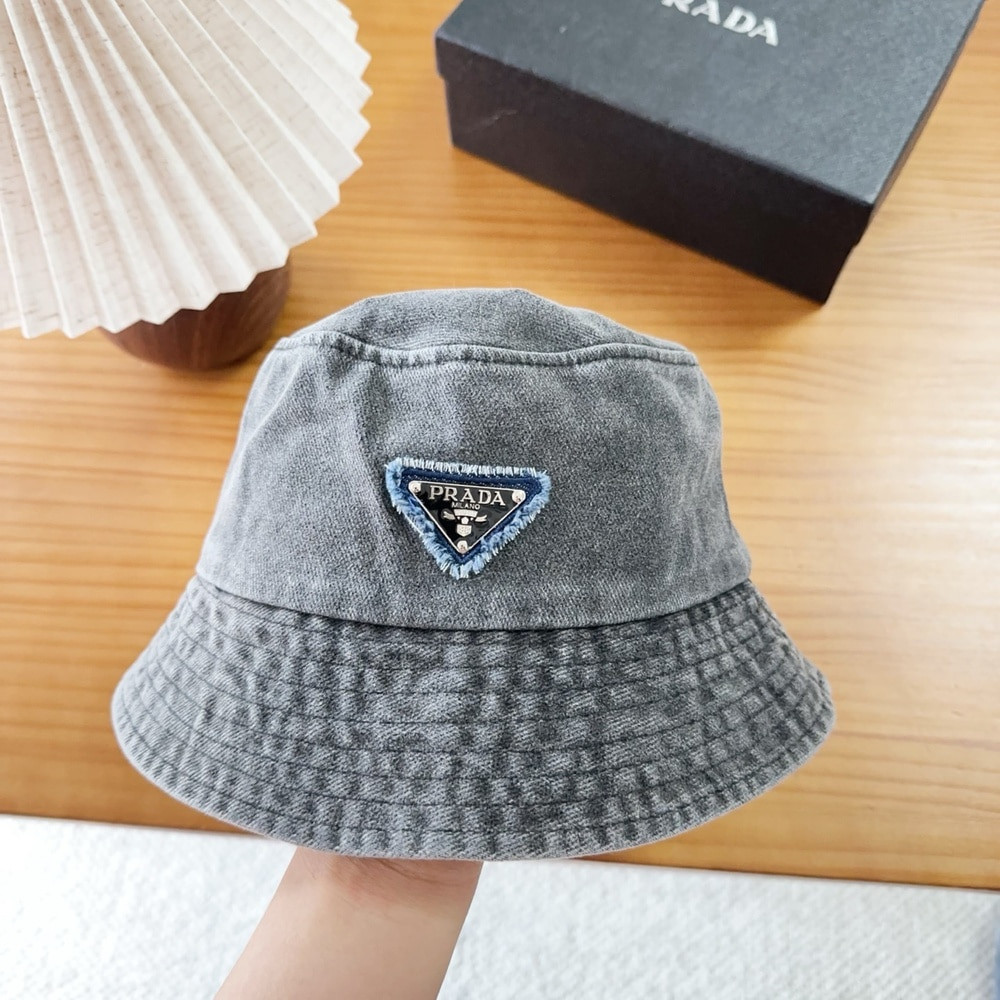 프라다 삼각 로고 워싱 모자