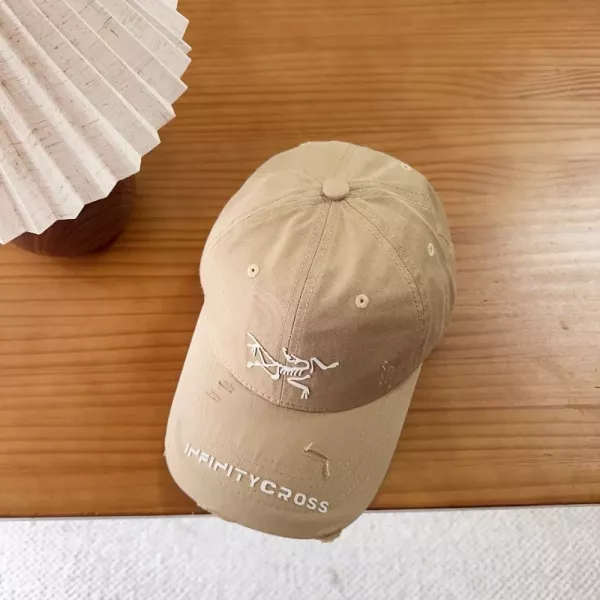 아크테릭스 자수 로고 캐주얼 캡