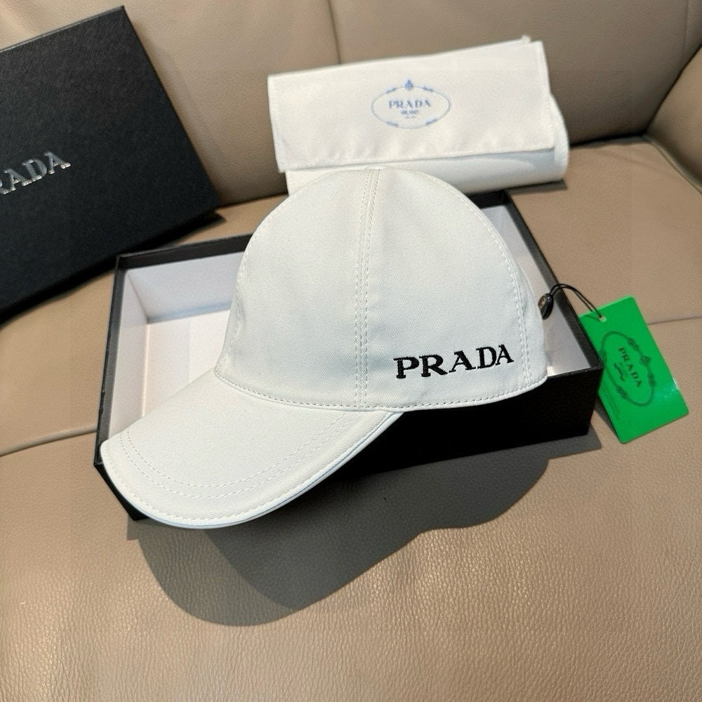 프라다 자수 로고 클래식 캡