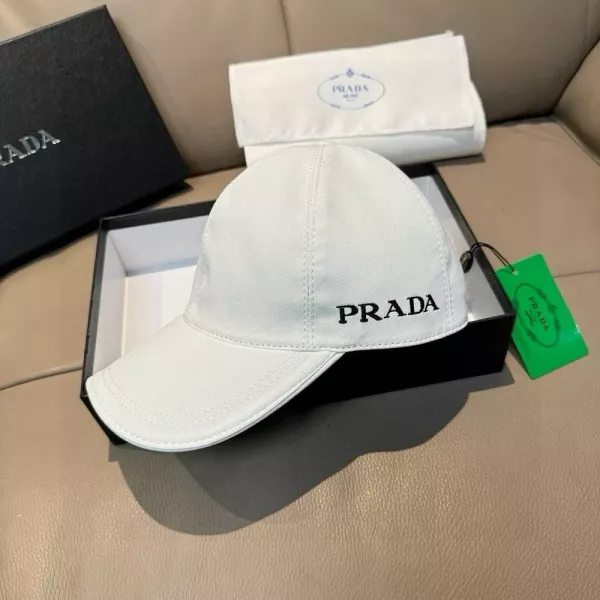 프라다 자수 로고 클래식 캡