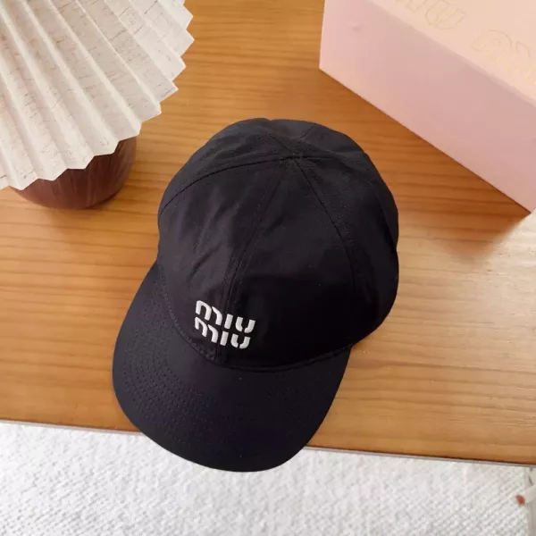 미우미우 자수 로고 베이스볼 캡