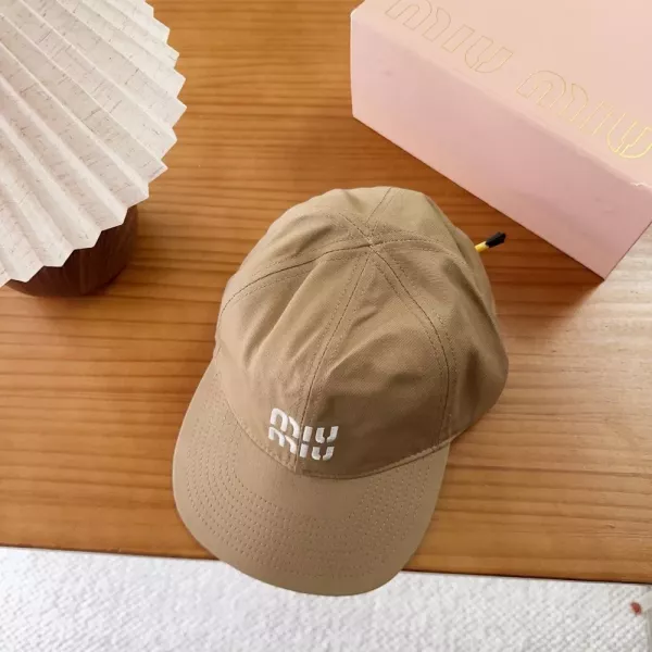 미우미우 자수 로고 베이스볼 캡
