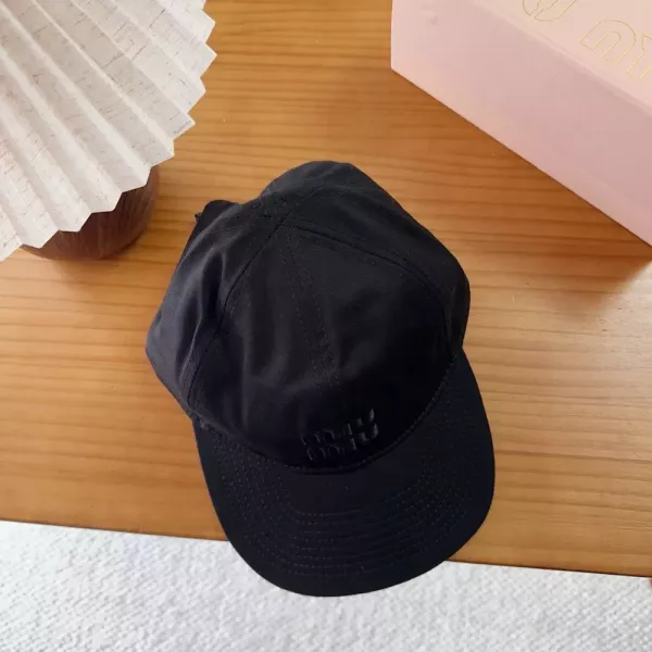 미우미우 자수 로고 베이스볼 캡