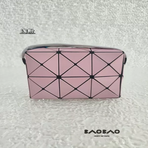 이세이미야케 기하학 패턴 미니 숄더백