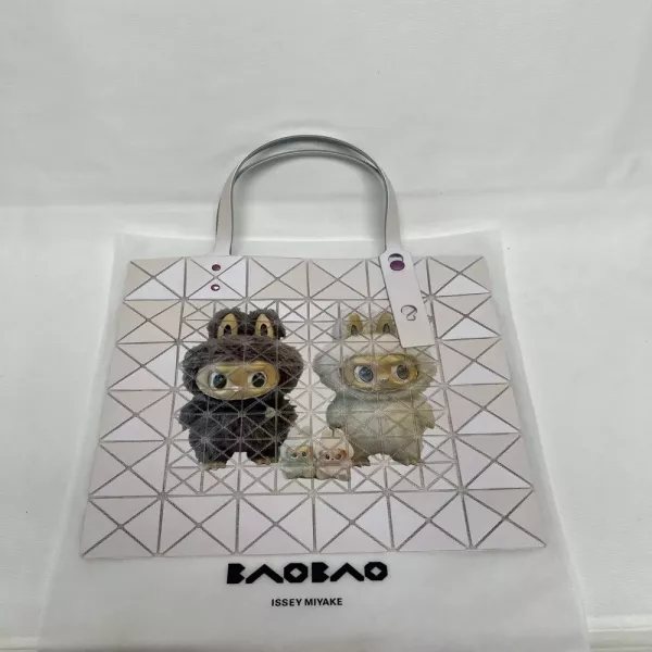 이세이미야케 라부부 콜라보 6칸 패턴 백