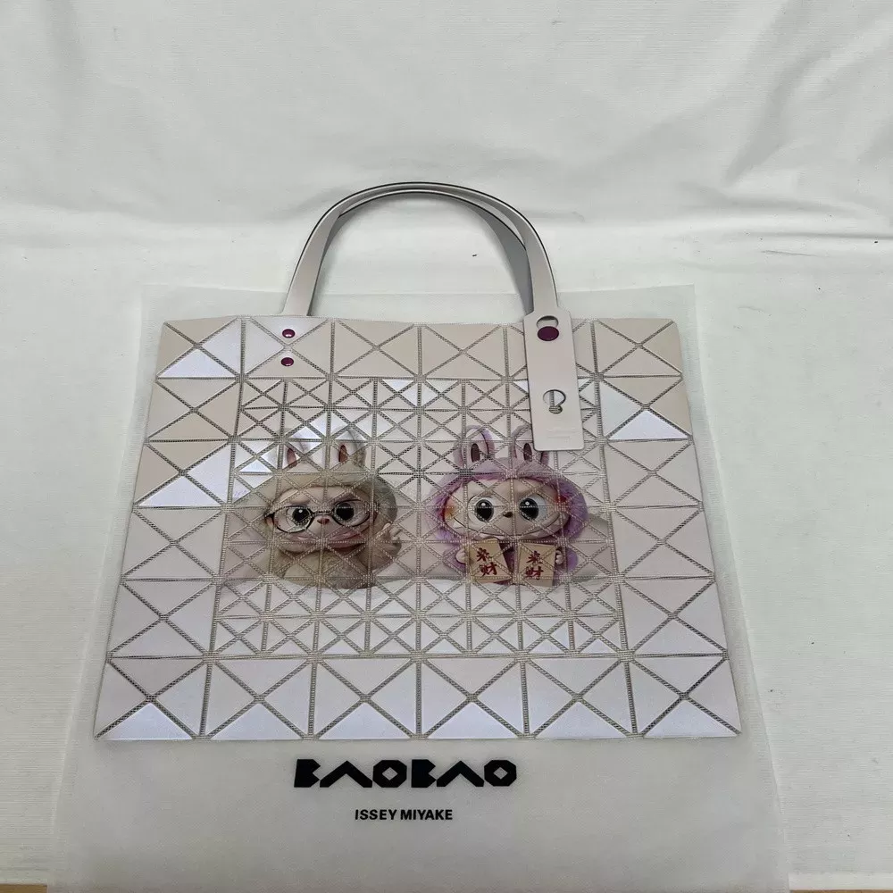 이세이미야케 라부부 콜라보 6격 토트 스타일 백