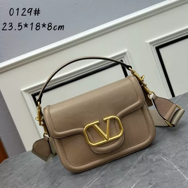 발렌티노 브이로고 장식 그레인 송아지가죽 백