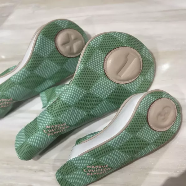 루이비통 체커보드 패턴 골프 커버 세트