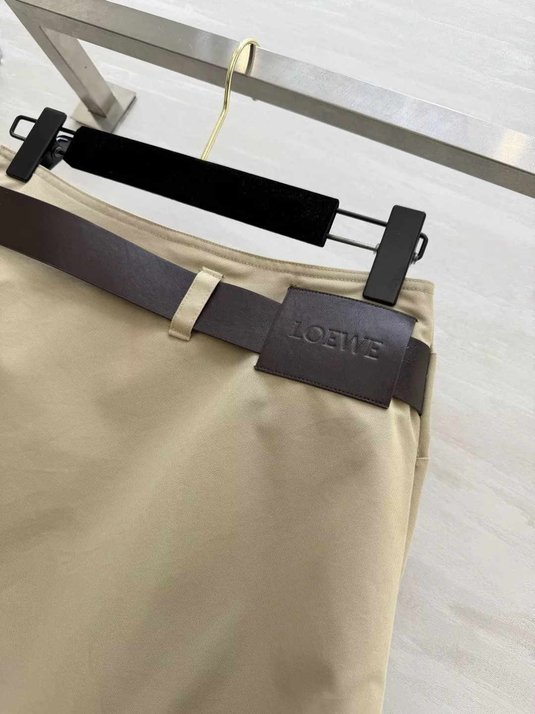 로에베 카키 배색 카라 재킷 스커트 세트 상세 이미지 14