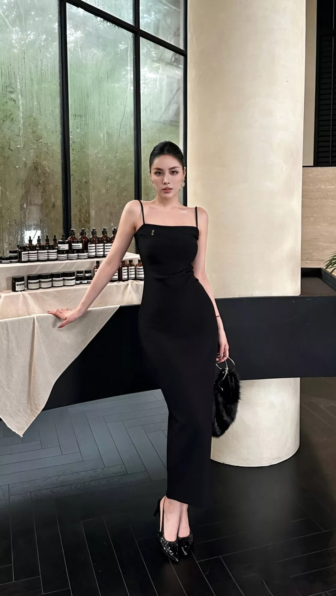 입생로랑 스퀘어넥 슬립 롱드레스 상세 이미지 33
