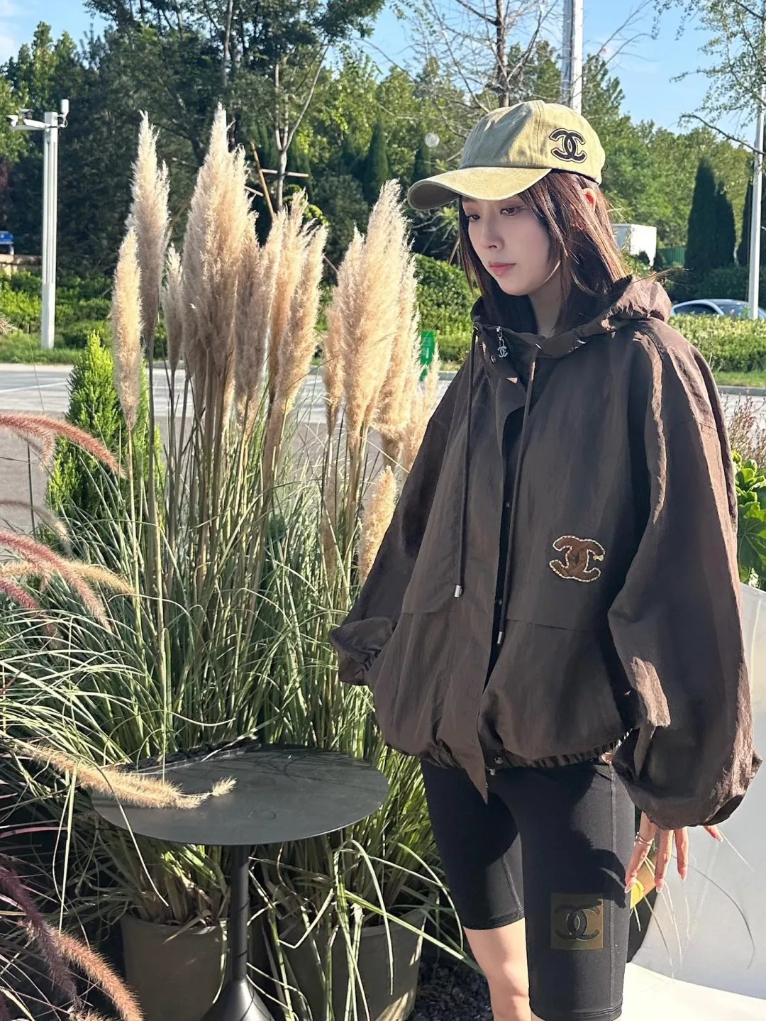 샤넬 더블C 자수 후드 바람막이 재킷 상세 이미지 12