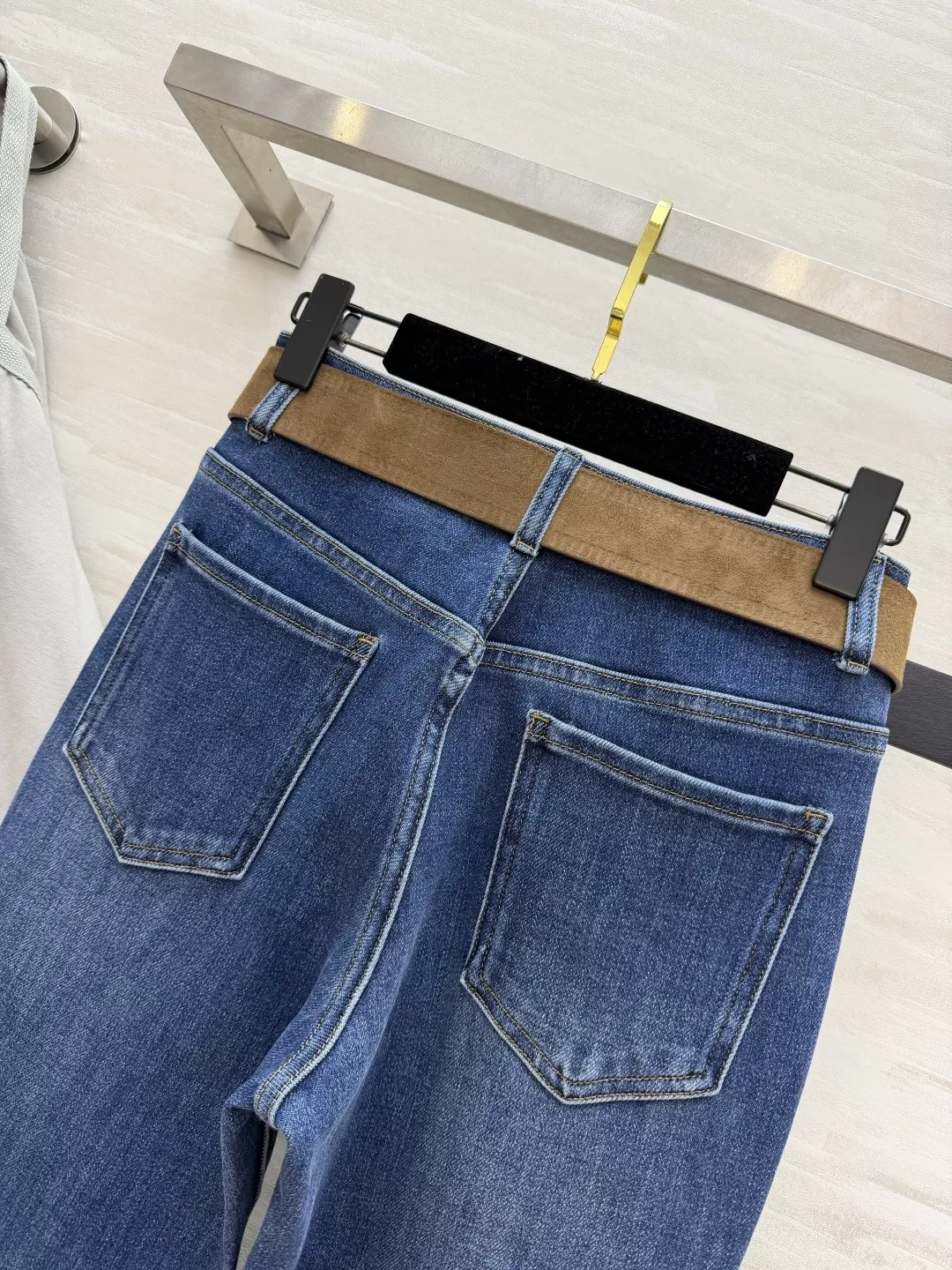 브루넬로쿠치넬리 워싱 부츠컷 데님 팬츠 상세 이미지 8