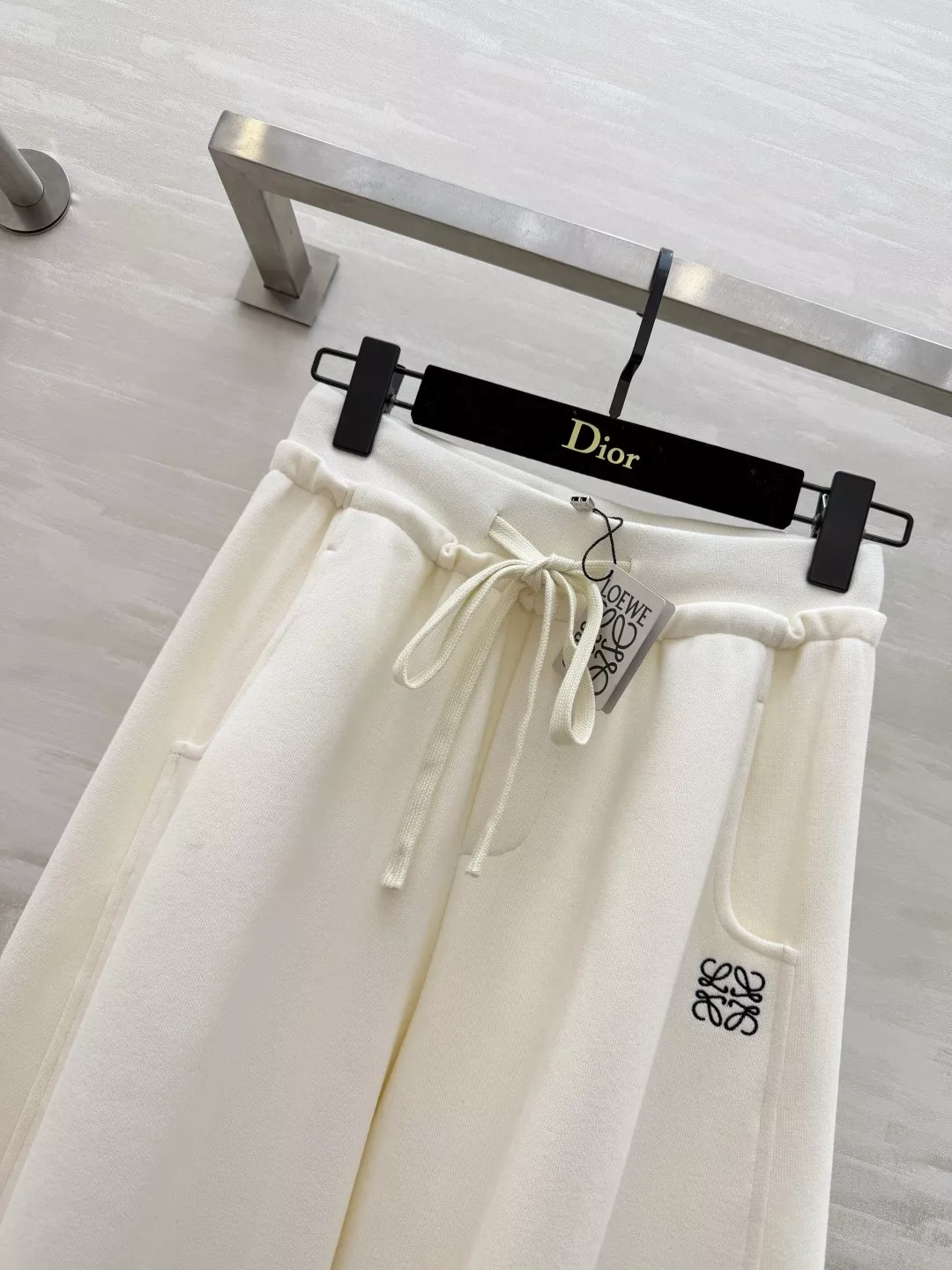 로에베 로고 자수 밴딩 조거 팬츠 상세 이미지 2