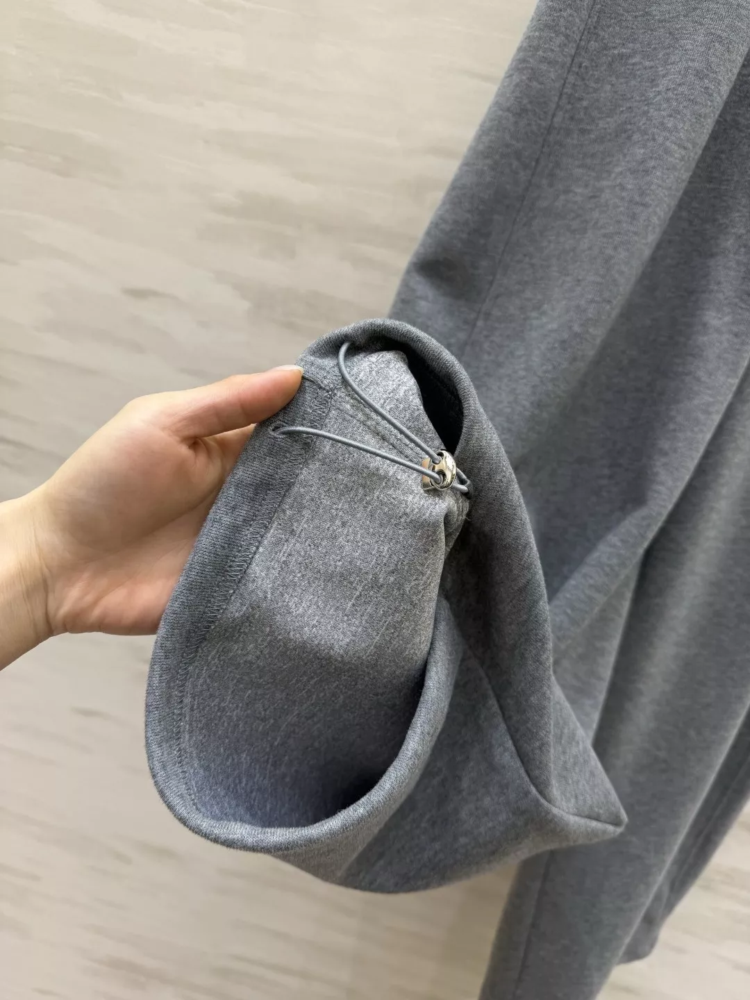 로에베 로고 자수 밴딩 조거 팬츠 상세 이미지 36
