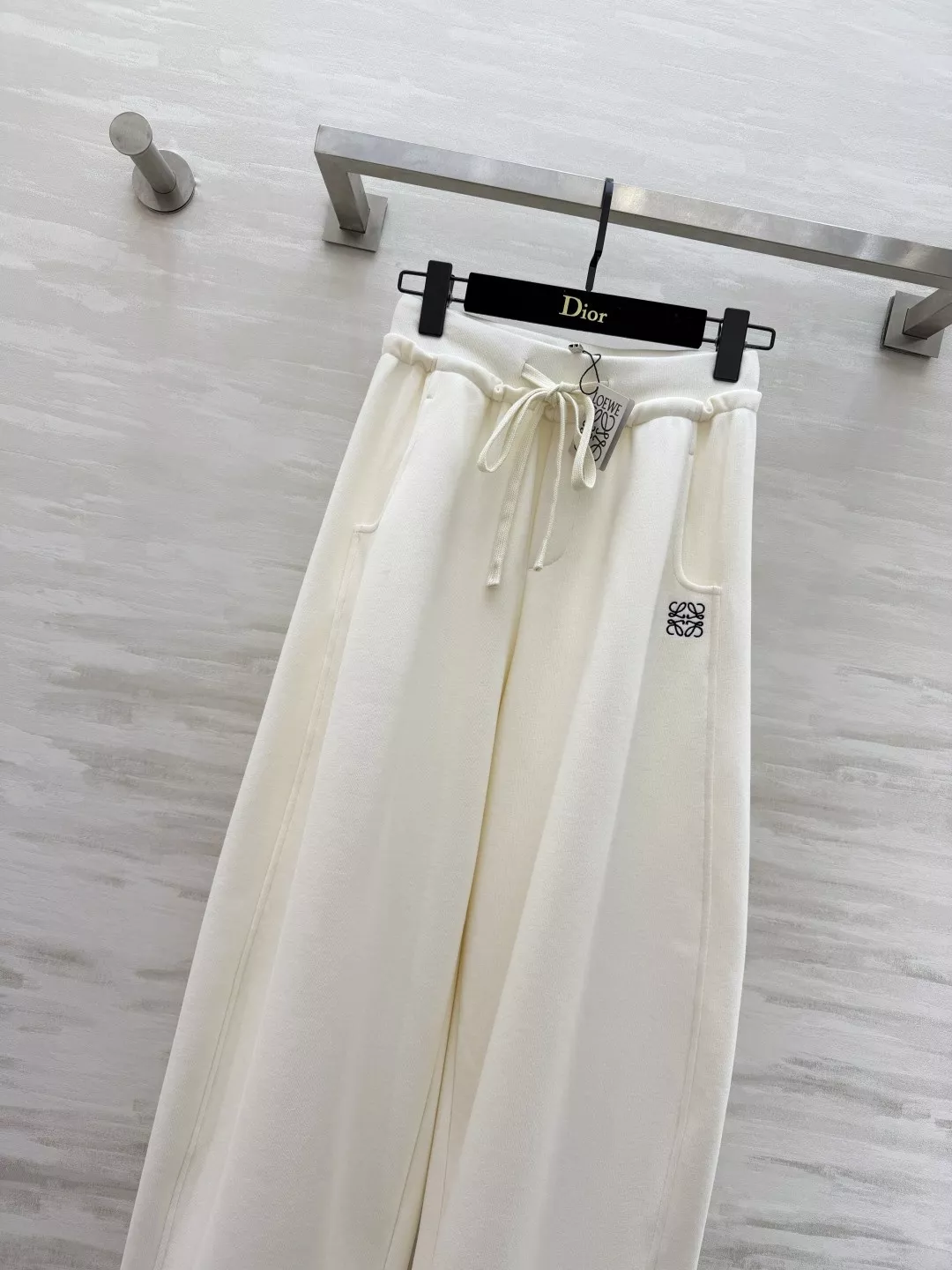 로에베 로고 자수 밴딩 조거 팬츠 상세 이미지 6