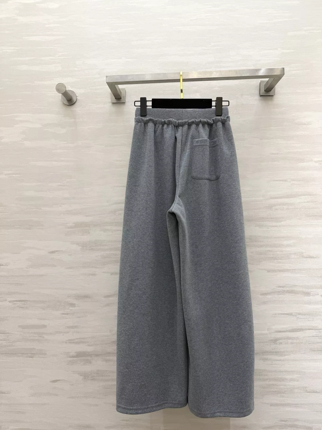 로에베 로고 자수 밴딩 조거 팬츠 상세 이미지 35