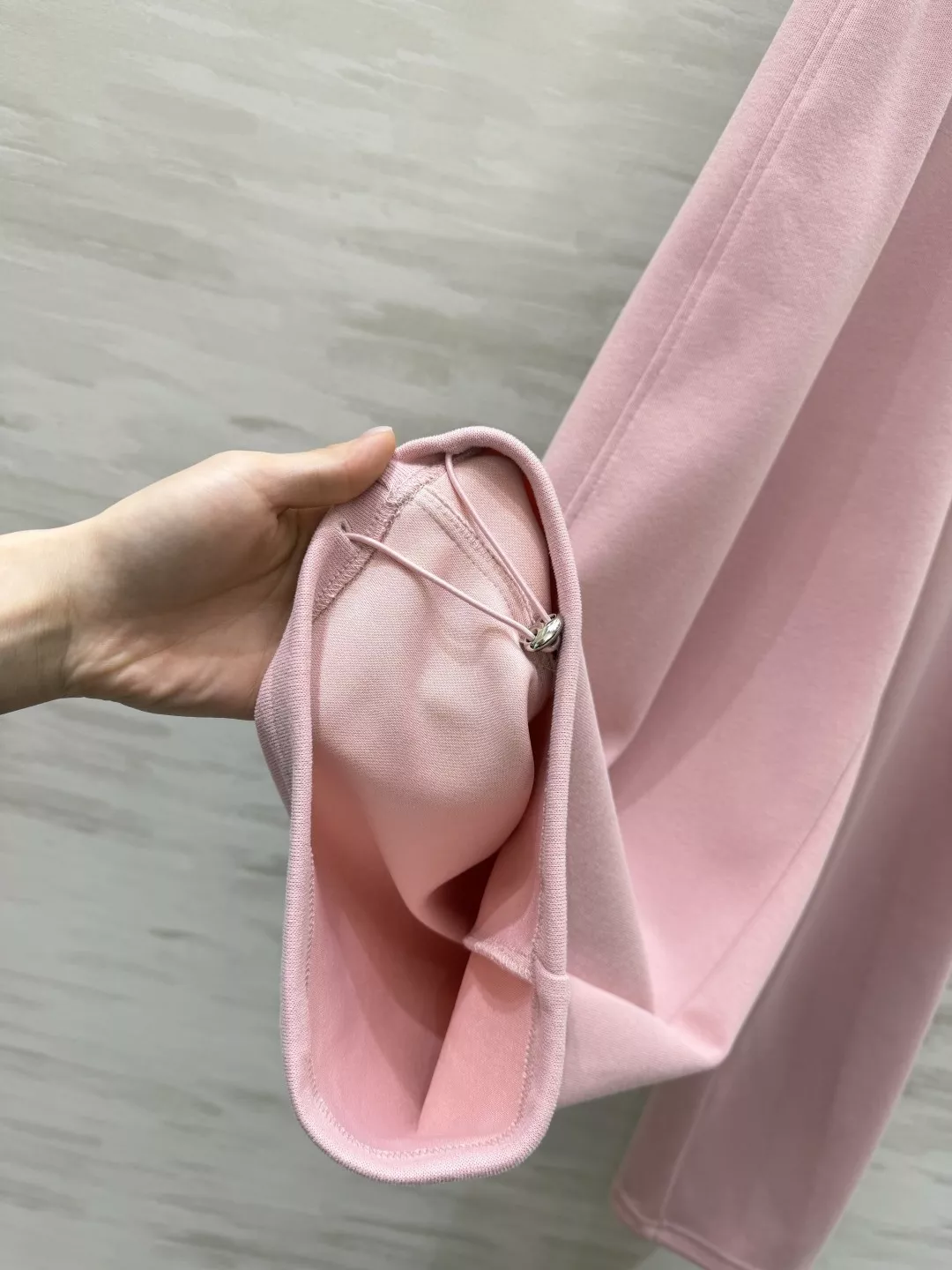 로에베 로고 자수 밴딩 조거 팬츠 상세 이미지 21