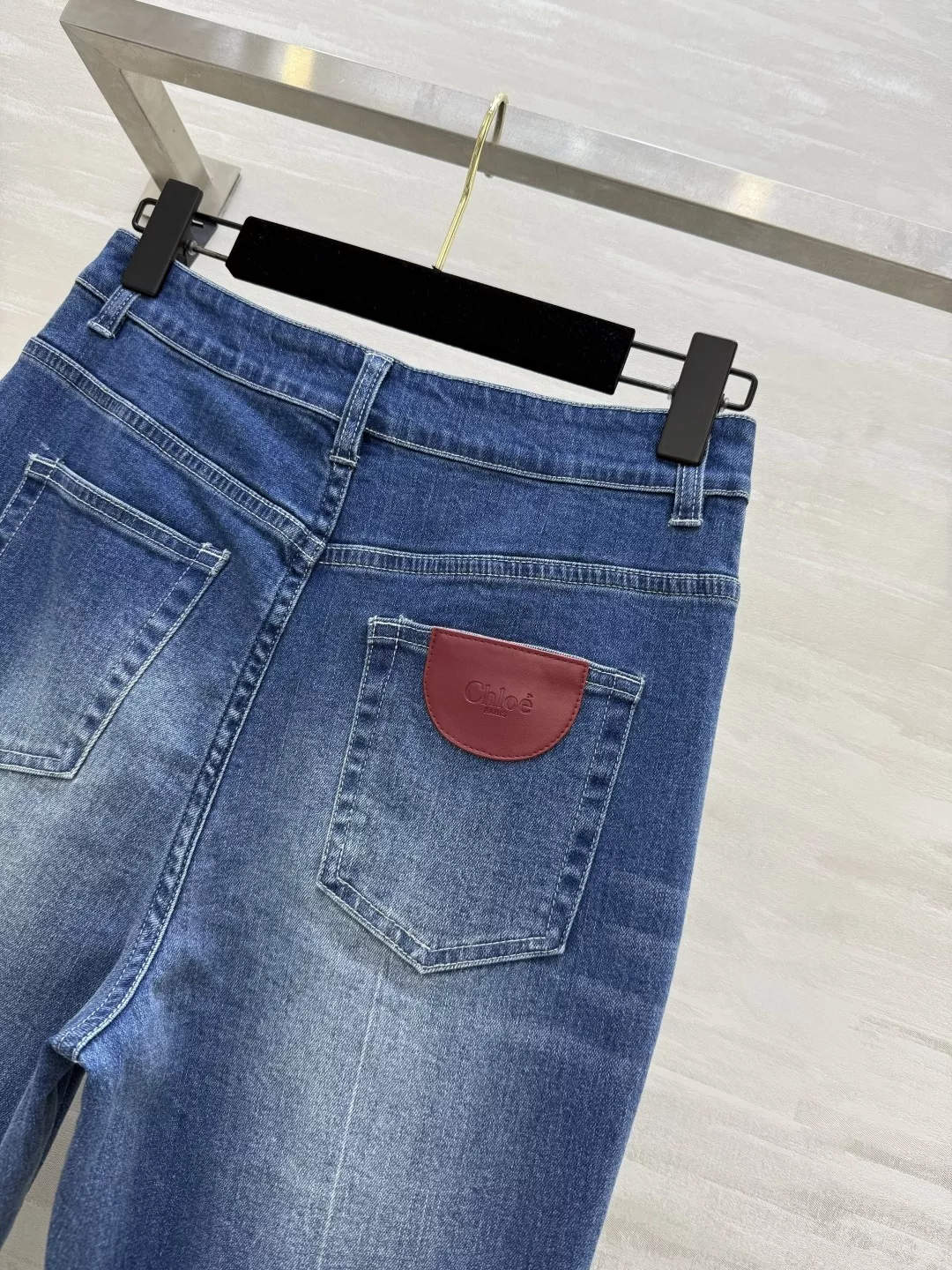 끌로에 하이웨이스트 워싱 부츠컷 데님 팬츠 상세 이미지 7