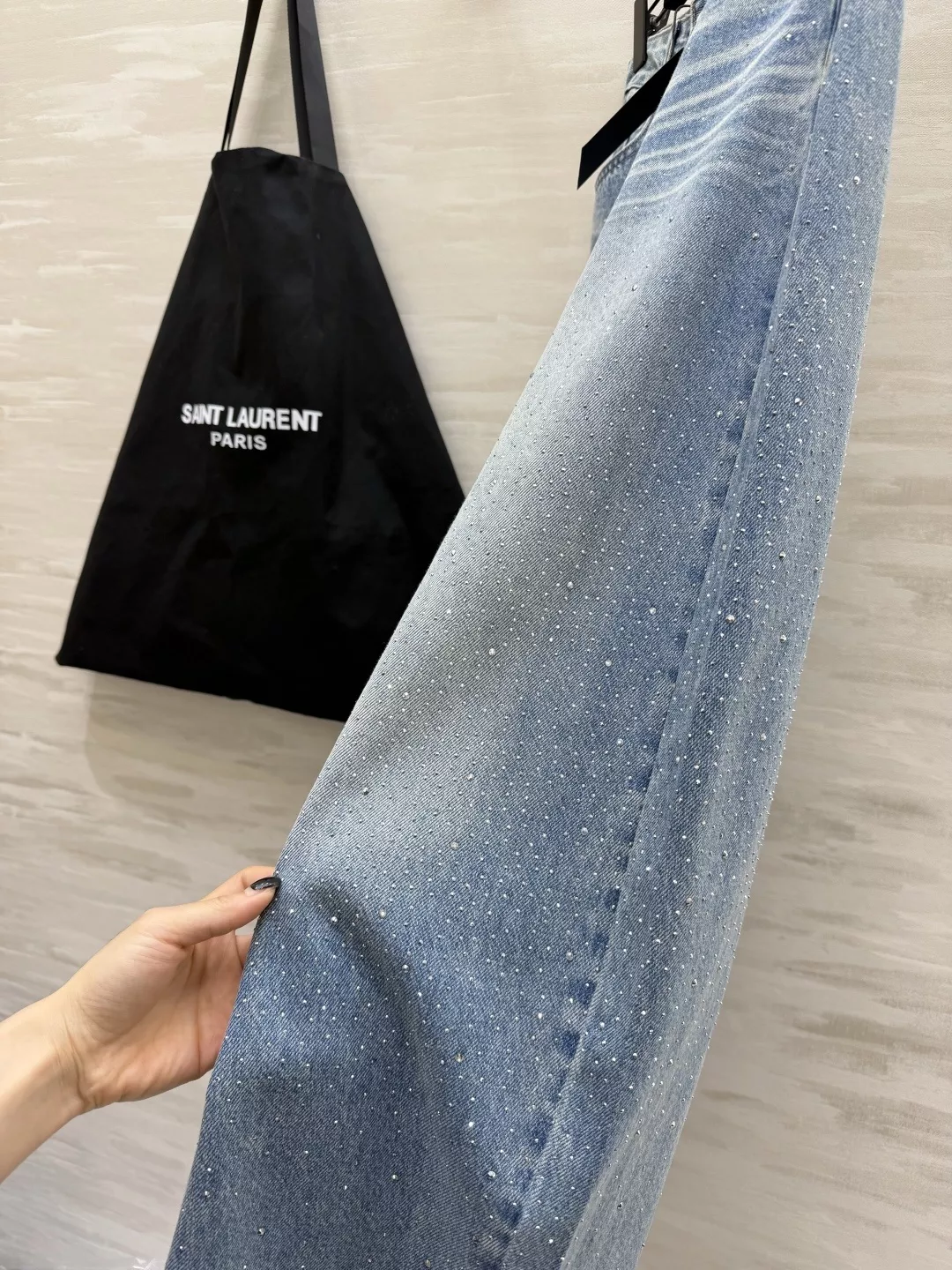 입생로랑 와이드 핏 풀장식 데님 팬츠 상세 이미지 8