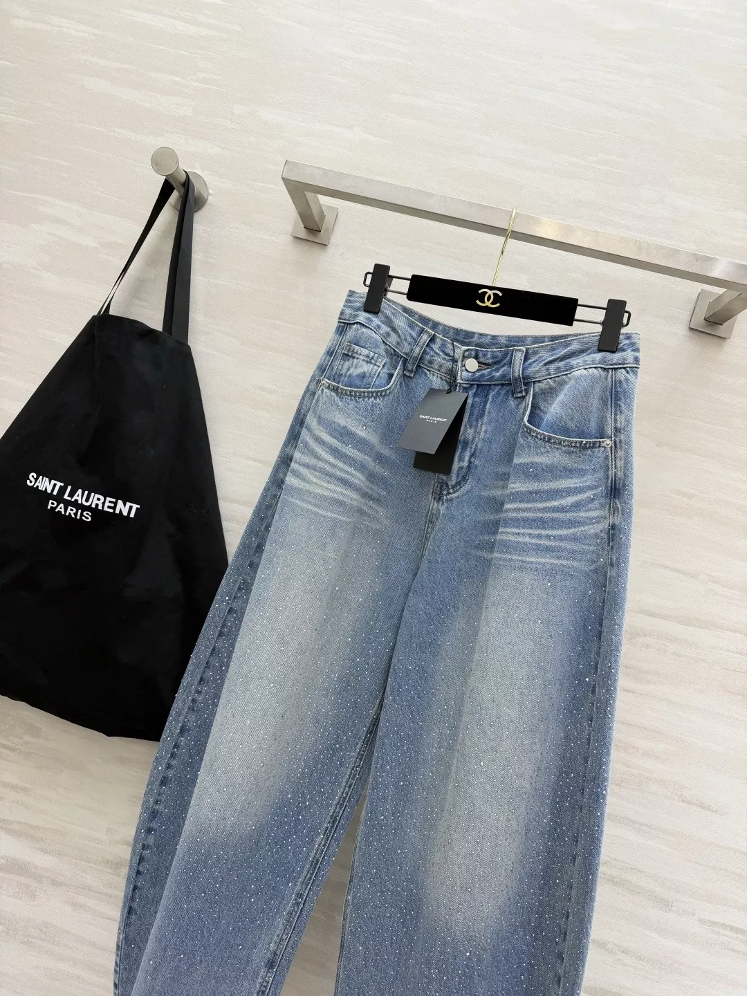 입생로랑 와이드 핏 풀장식 데님 팬츠 상세 이미지 2