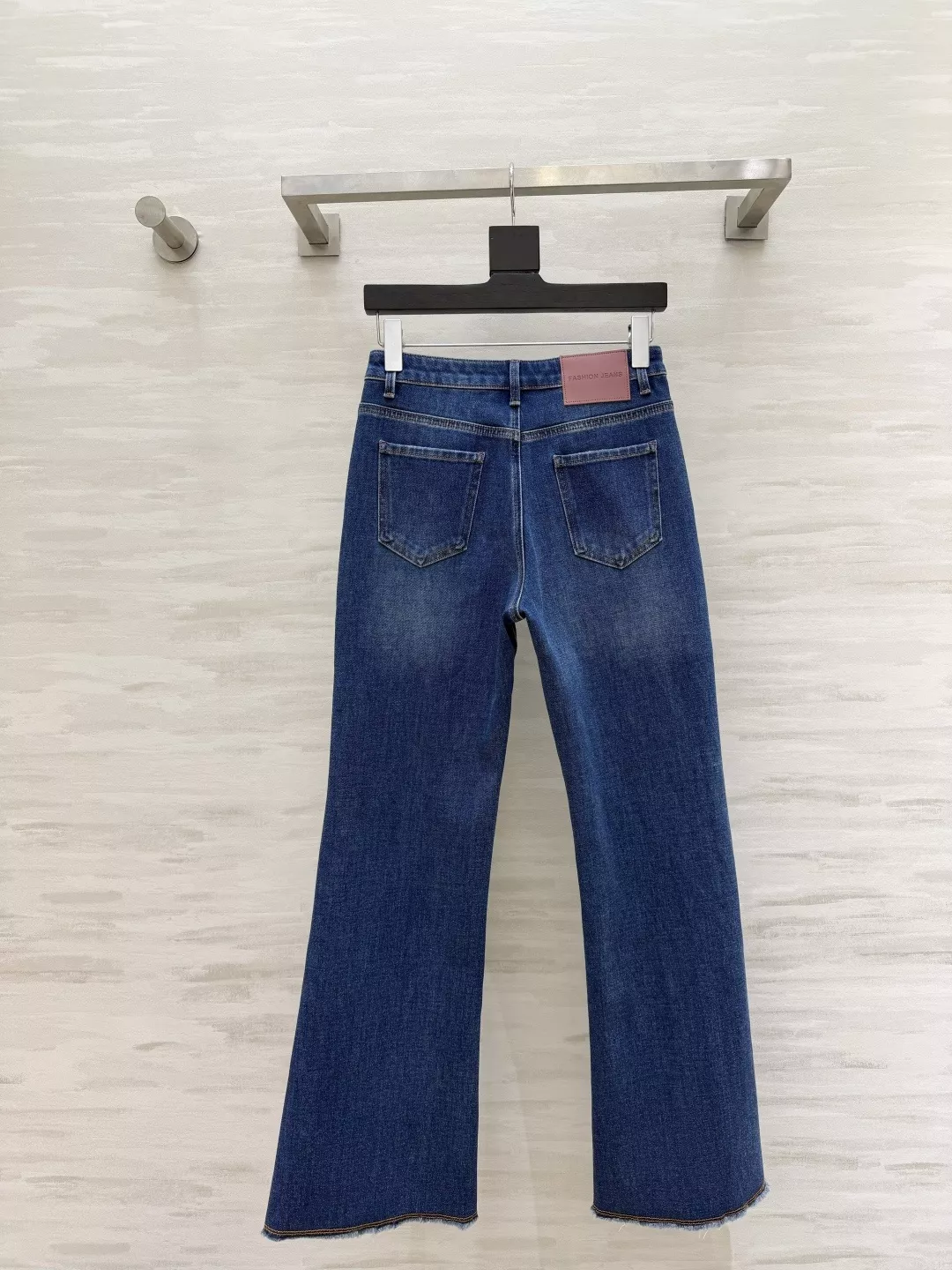 미우미우 빈티지 워싱 세미 부츠컷 데님 팬츠 상세 이미지 6