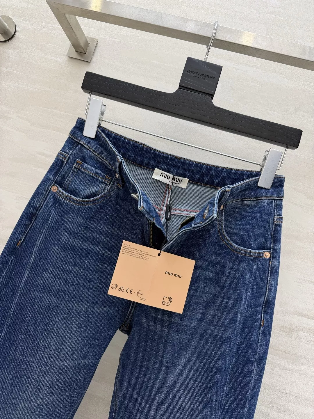 미우미우 빈티지 워싱 세미 부츠컷 데님 팬츠 상세 이미지 8