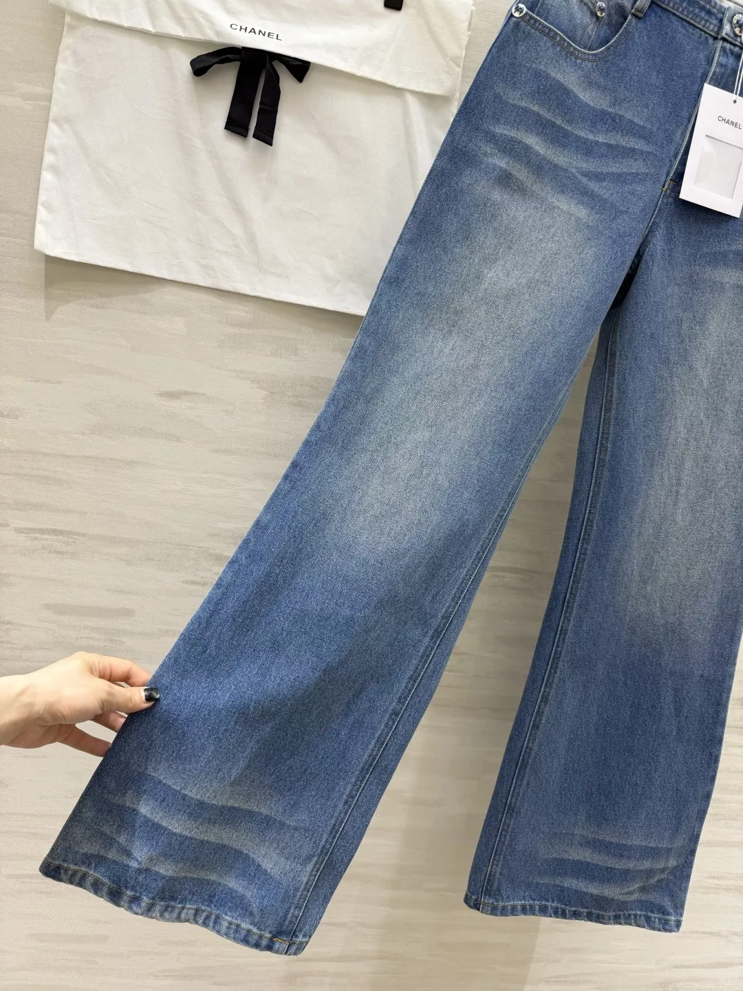 샤넬 워싱 부츠컷 데님 팬츠 상세 이미지 5