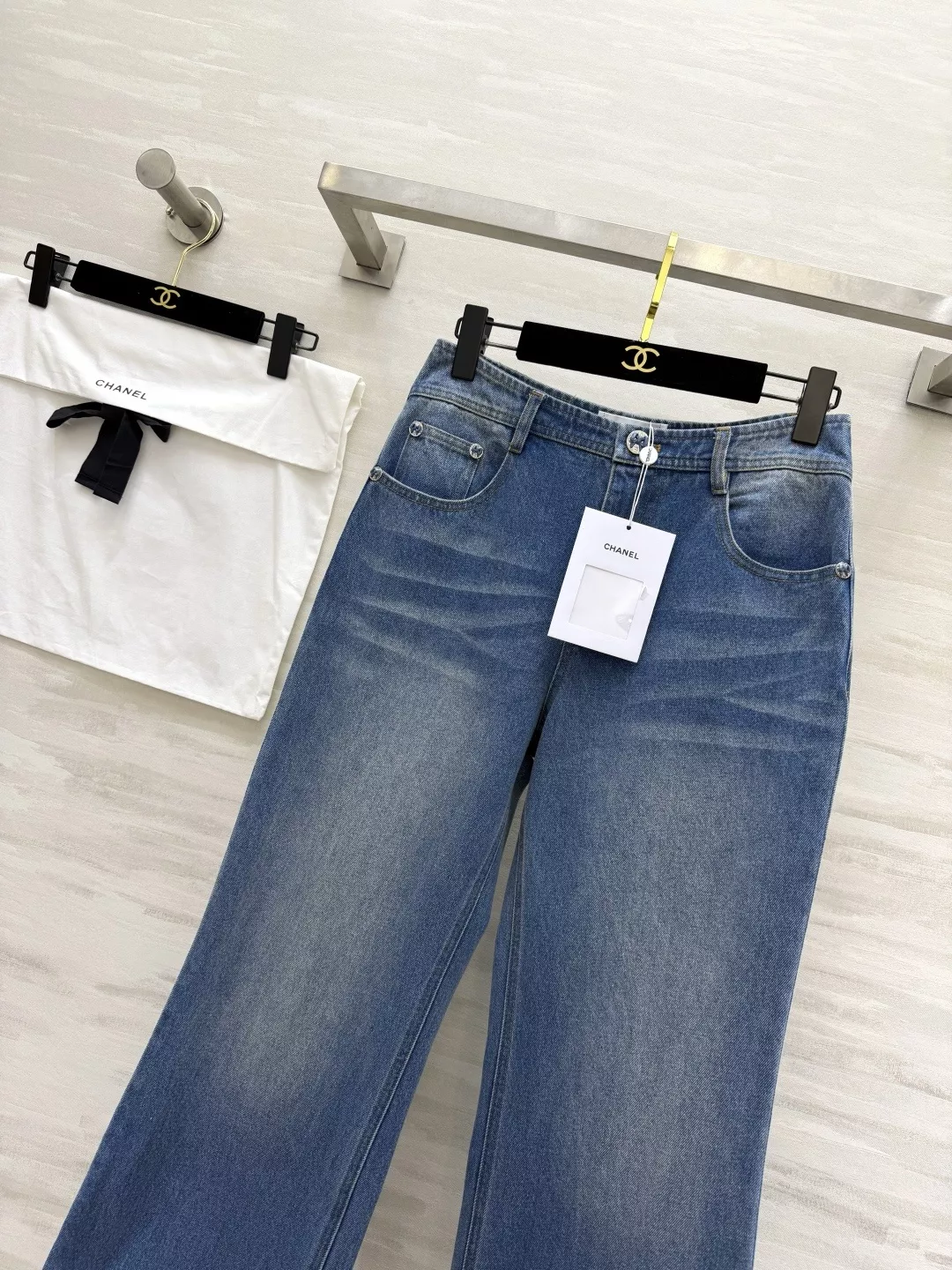 샤넬 워싱 부츠컷 데님 팬츠 상세 이미지 2