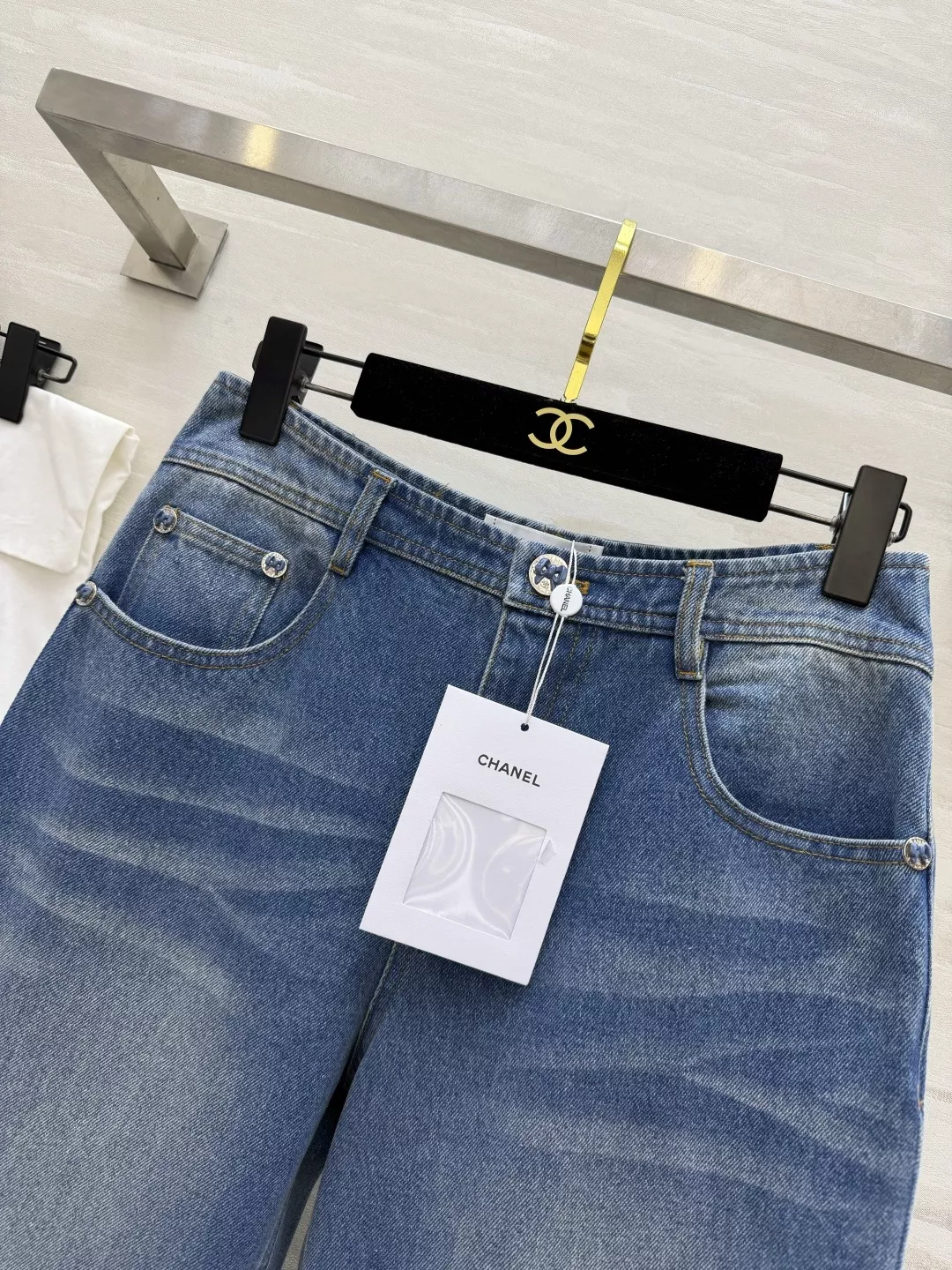 샤넬 워싱 부츠컷 데님 팬츠 상세 이미지 3