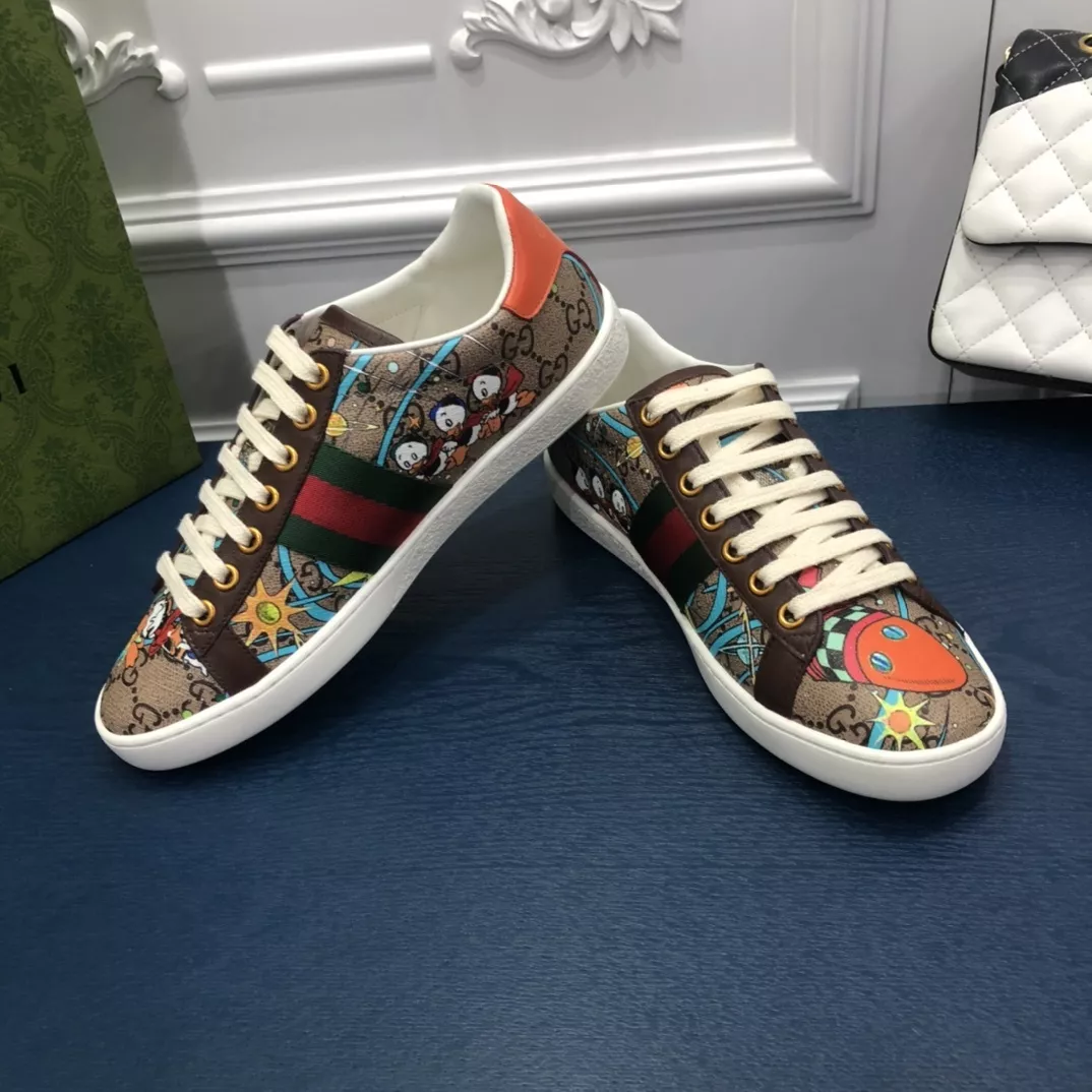 구찌 벌 자수 포인트 스니커즈 상세 이미지 4